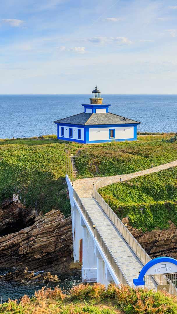 Bing HD Wallpaper 9 de feb. de 2024: Faro de Ribadeo, Galicia, España